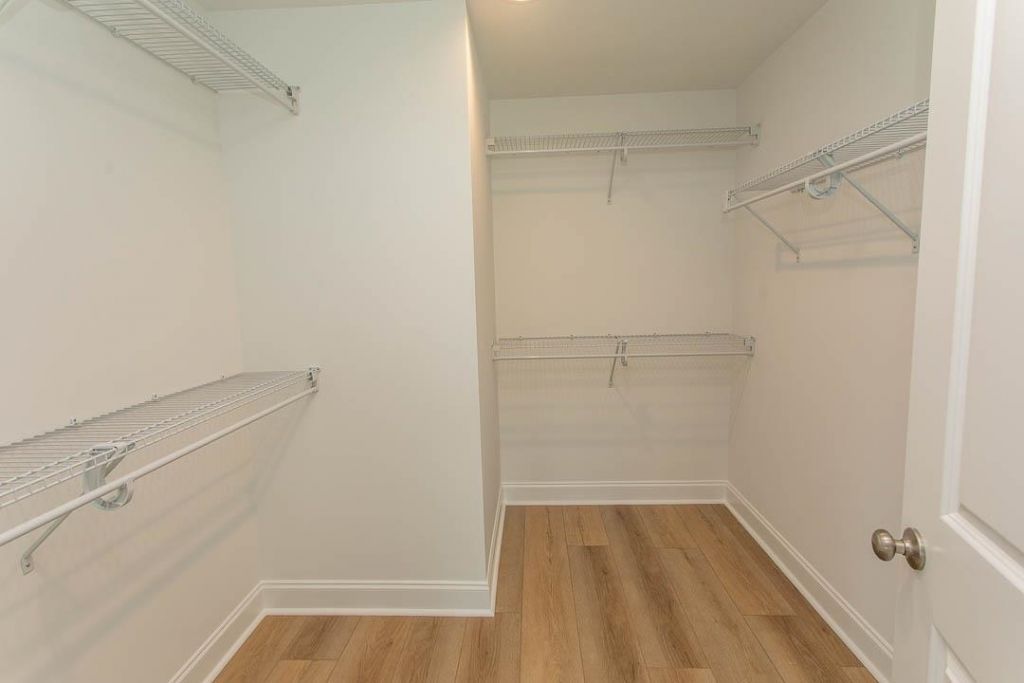 2212 Dykman Circle Photo 22