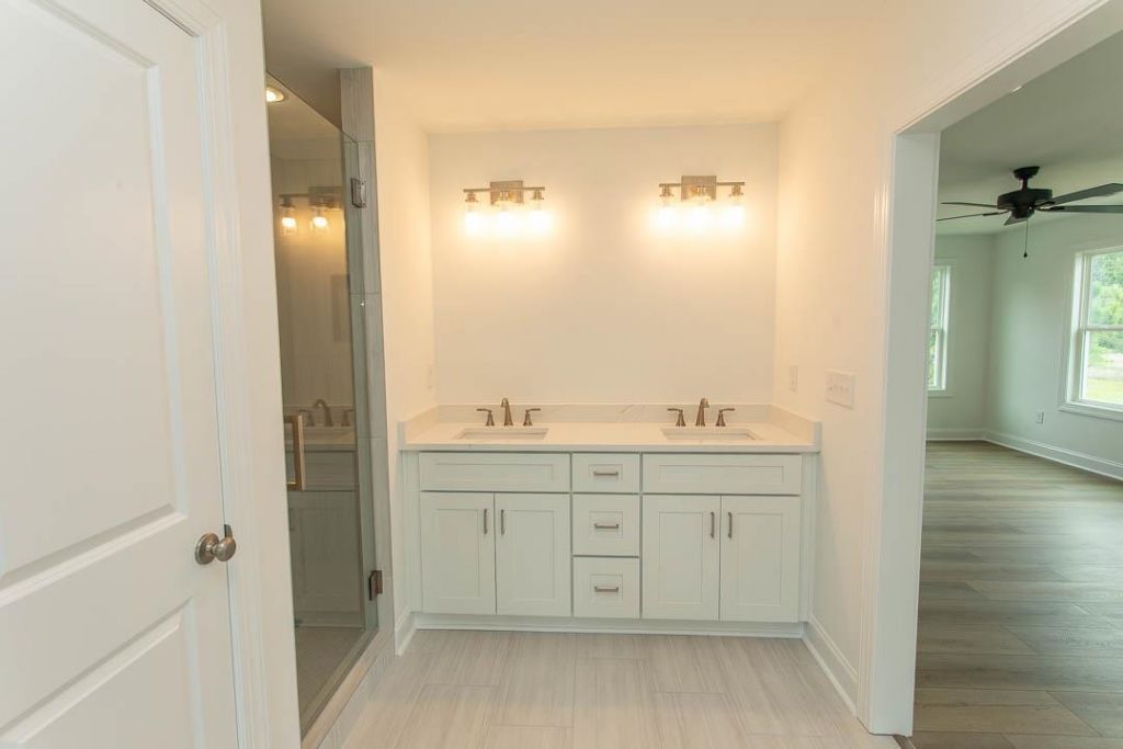 2212 Dykman Circle Photo 23