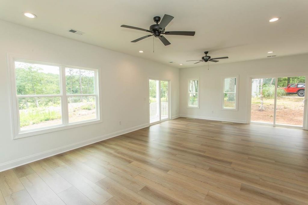 2212 Dykman Circle Photo 6