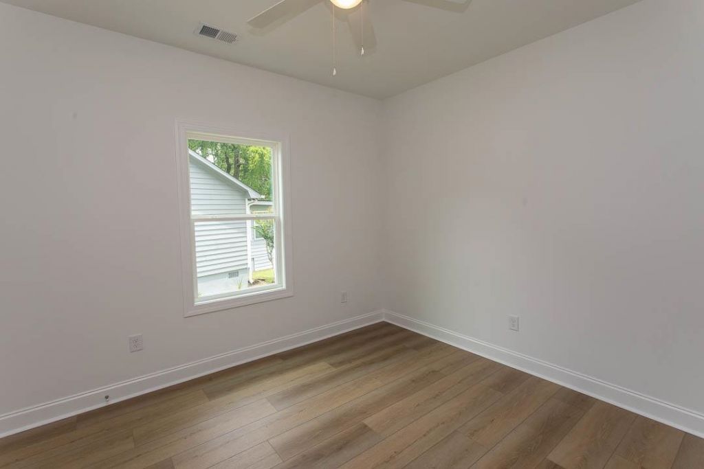 2212 Dykman Circle Photo 8