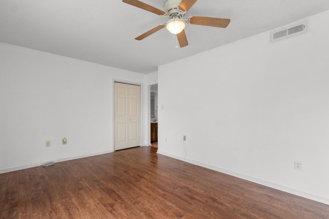 4218 Pinehurst Circle Photo 22