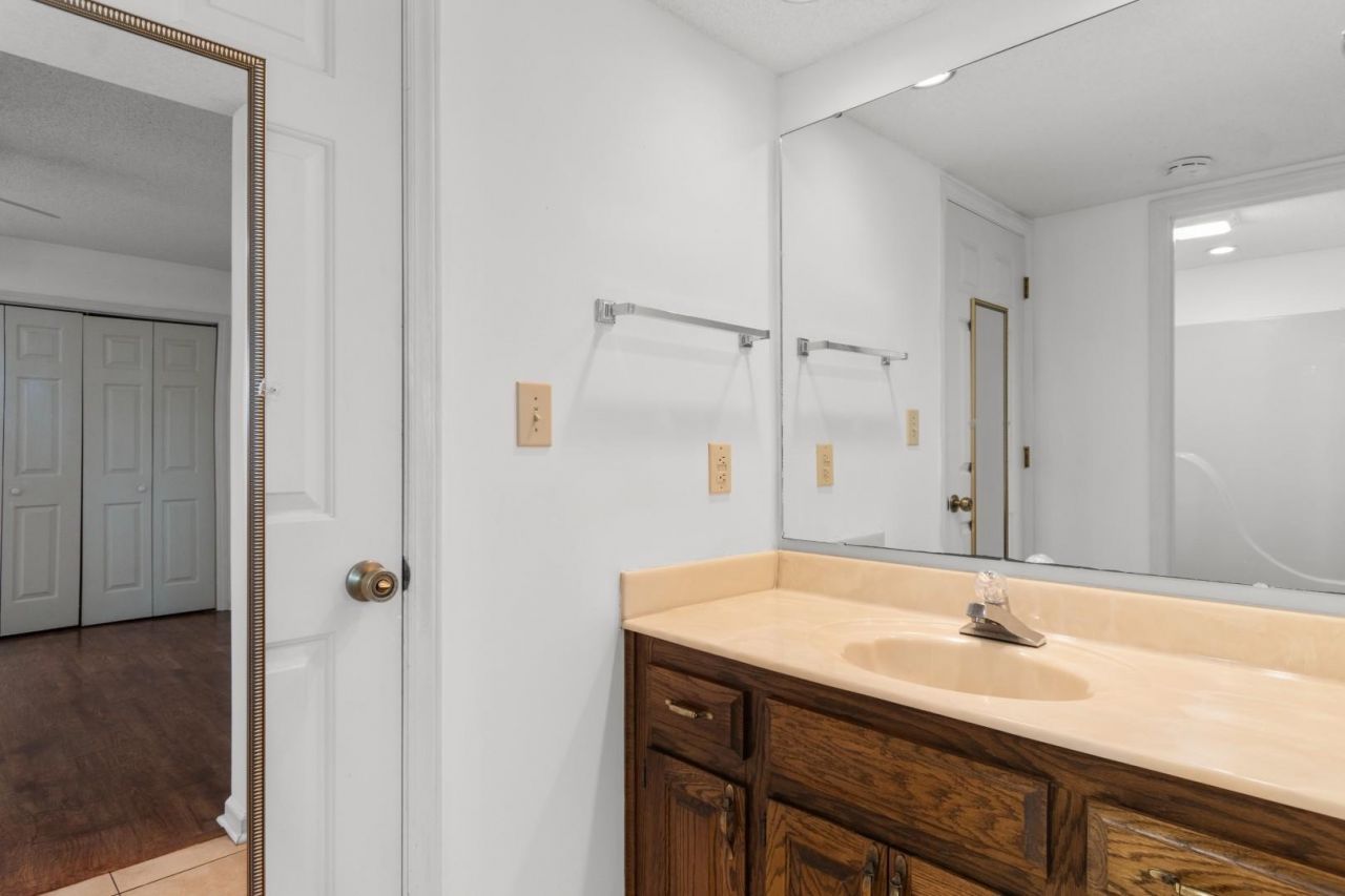 4218 Pinehurst Circle Photo 23