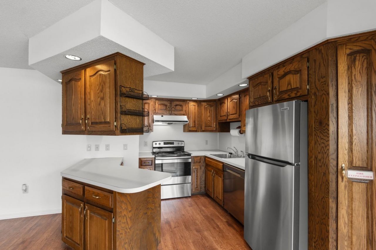 4218 Pinehurst Circle Photo 7