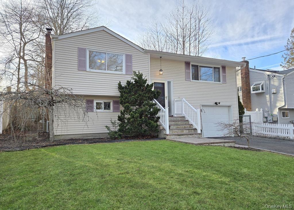 21a Thorney Avenue, Huntington Station, NY 11746 Main Photo