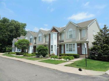 35149 Woodbury Drive, New Baltimore, MI 48047