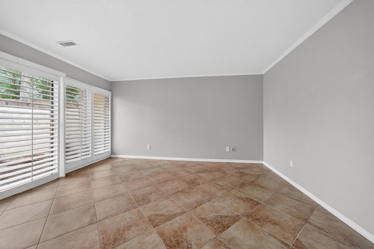 5 San Marks Ct. Photo 24