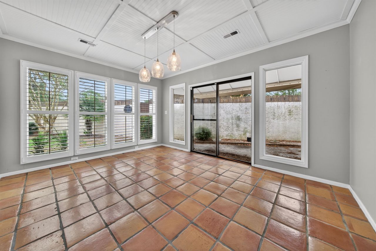 5 San Marks Ct. Photo 7