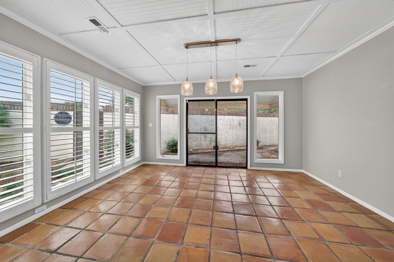 5 San Marks Ct. Photo 9