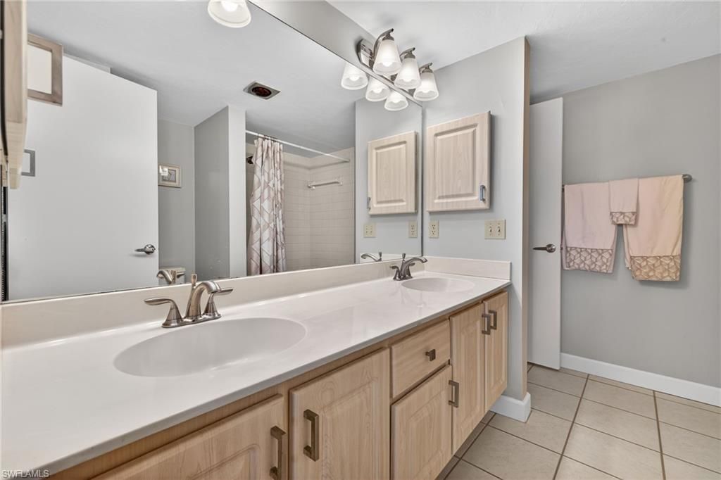 4384 Bowsprit Ct, Unit 2B, Fort Myers, FL 33919 Photo