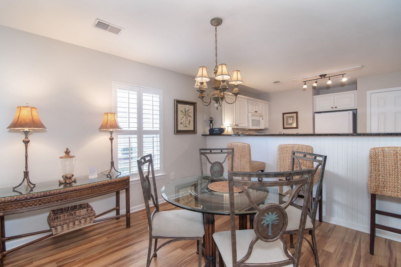 719 Blue Stem Dr. Photo 4