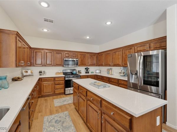 5245 Dawn Break Canyon Street, North Las Vegas, NV 89031