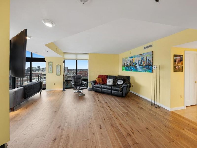 155 W Main Street, Unit 1901, Columbus, OH 43215 Photo 21