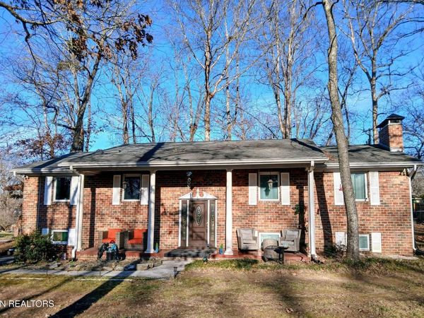 7944 Whitcomb Rd, Powell, TN 37849