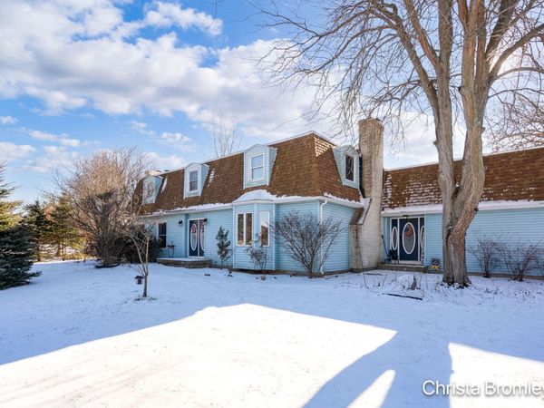 12740 Triple Oak Drive NE, Lowell, MI 49331