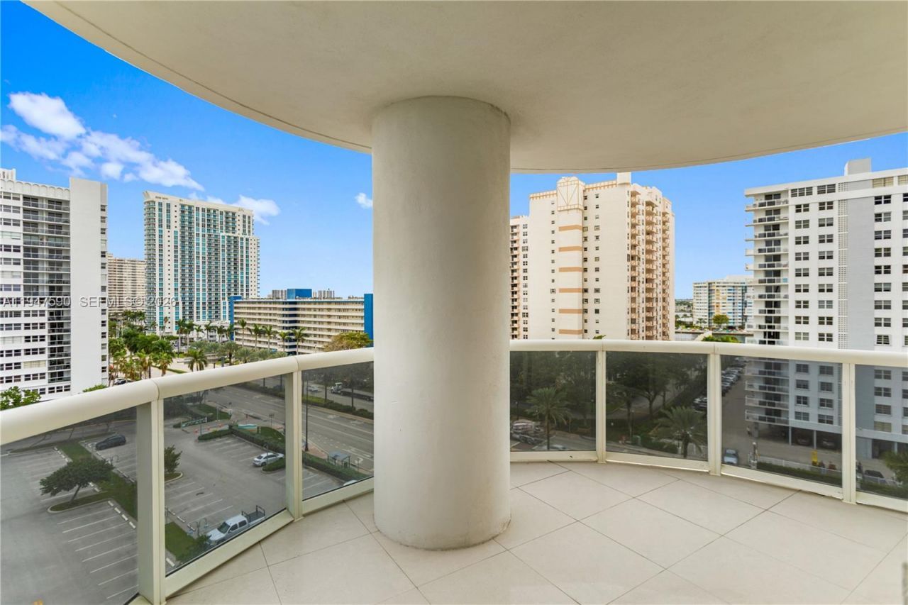 1850 S Ocean Dr, Unit 805, Hallandale Beach, FL 33009 Photo