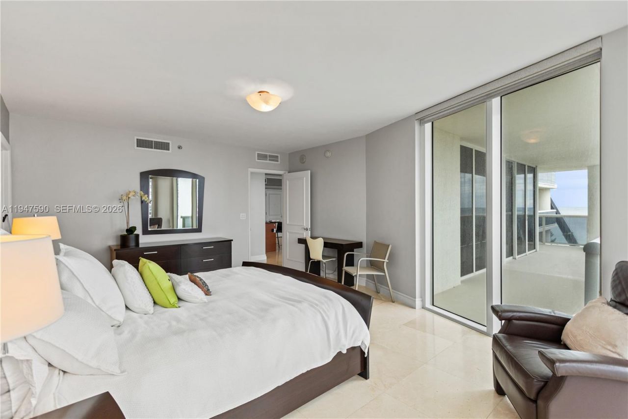 1850 S Ocean Dr, Unit 805, Hallandale Beach, FL 33009 Photo