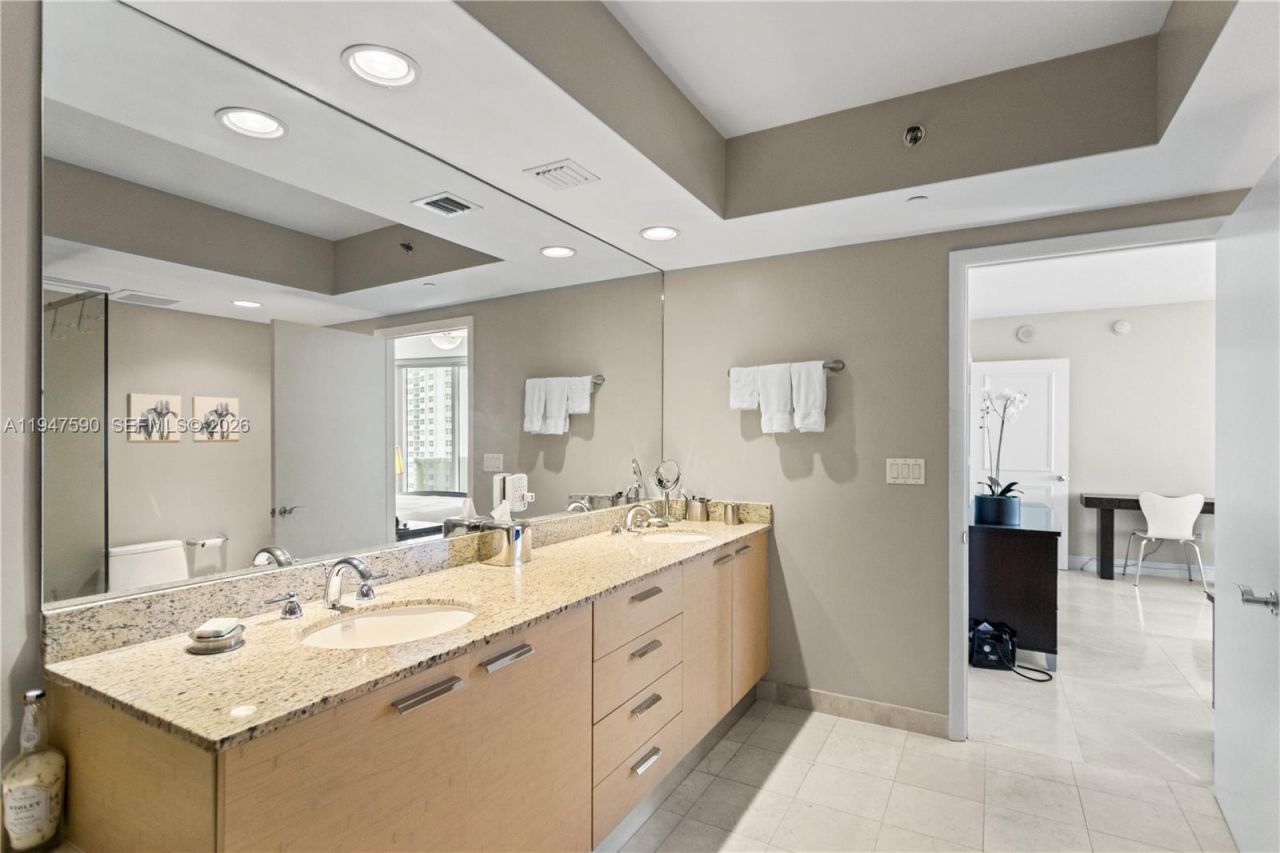 1850 S Ocean Dr, Unit 805, Hallandale Beach, FL 33009 Photo