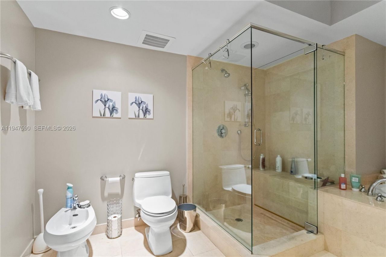 1850 S Ocean Dr, Unit 805, Hallandale Beach, FL 33009 Photo