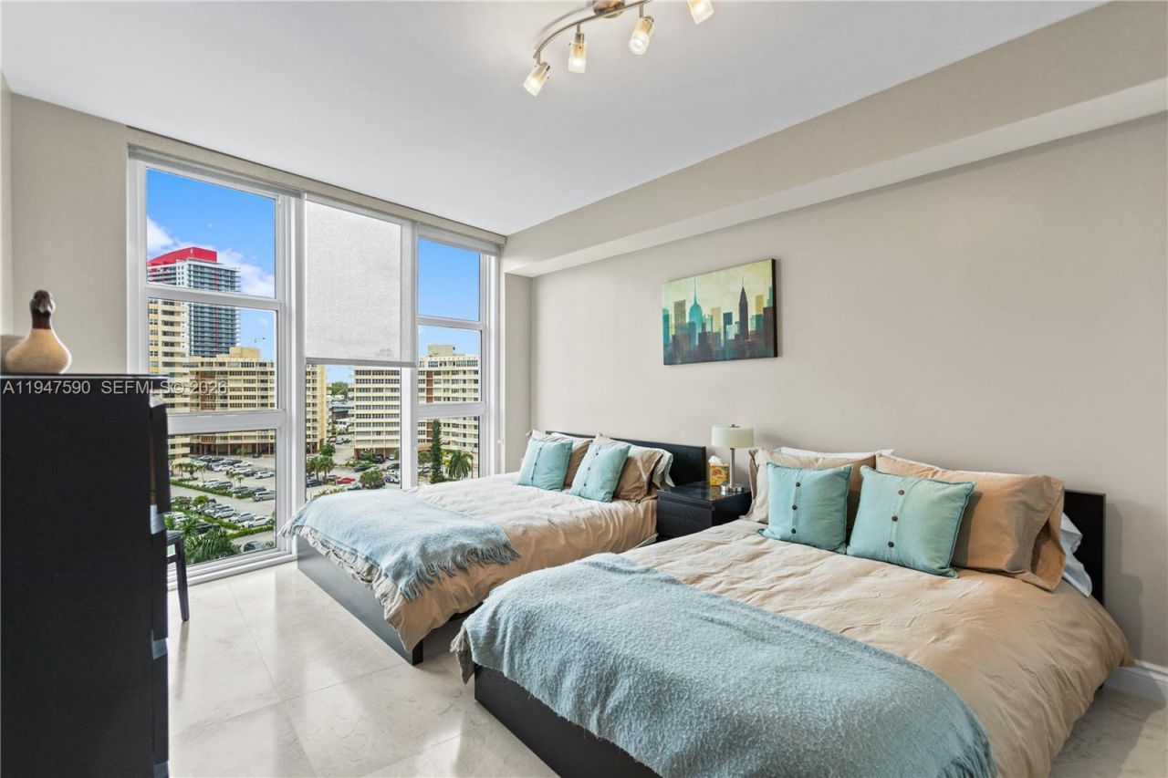 1850 S Ocean Dr, Unit 805, Hallandale Beach, FL 33009 Photo