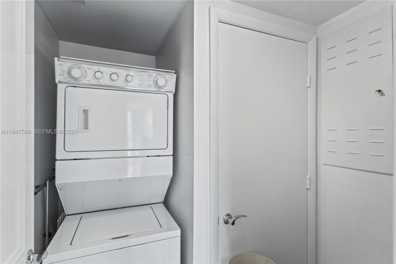 1850 S Ocean Dr, Unit 805, Hallandale Beach, FL 33009 Photo