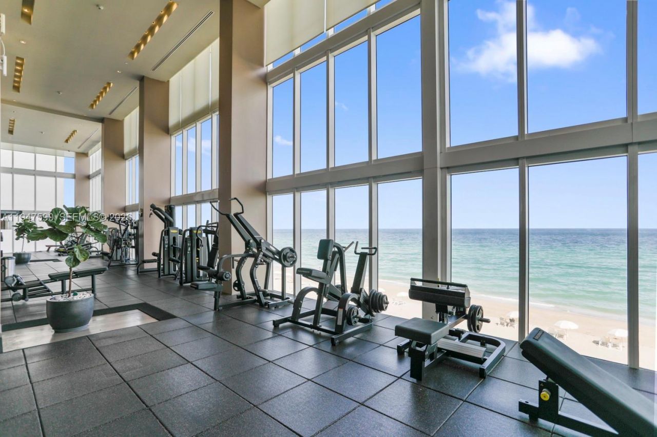 1850 S Ocean Dr, Unit 805, Hallandale Beach, FL 33009 Photo