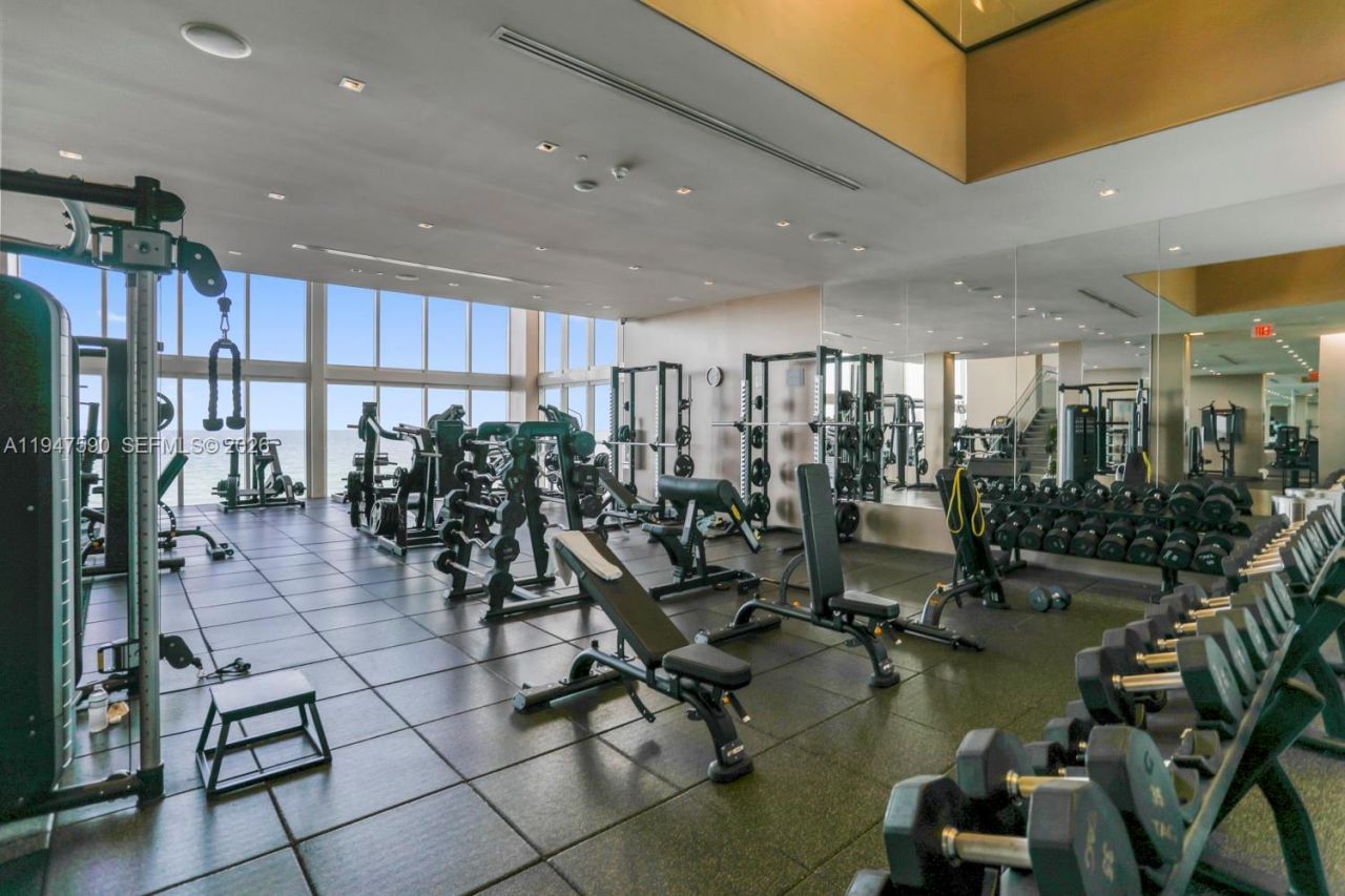 1850 S Ocean Dr, Unit 805, Hallandale Beach, FL 33009 Photo