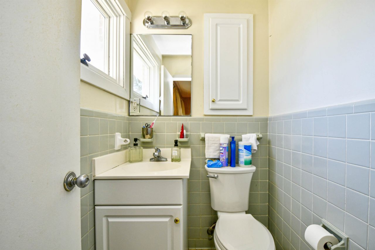 536 Redwood Ave. Photo 18