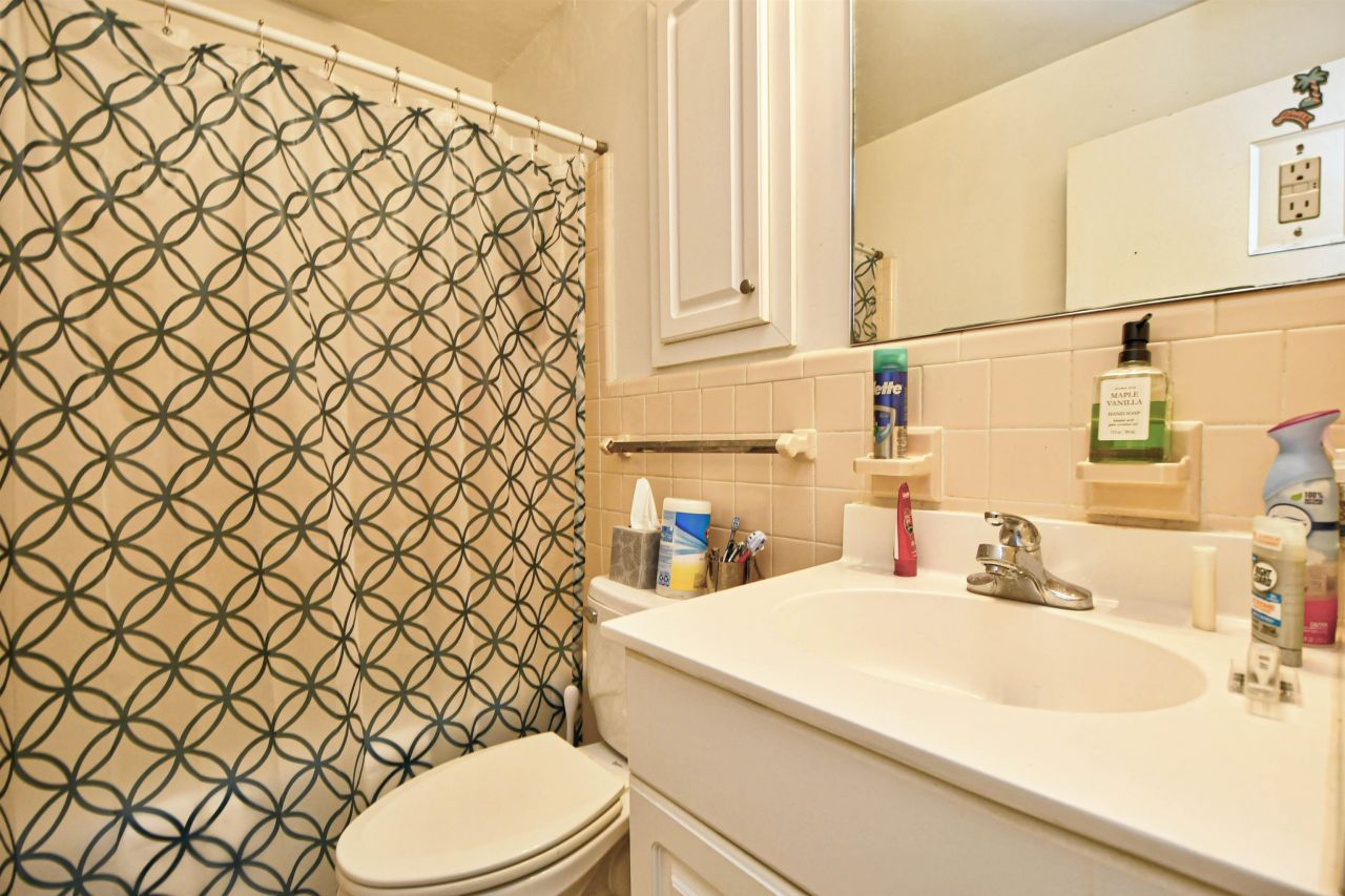 536 Redwood Ave. Photo 19