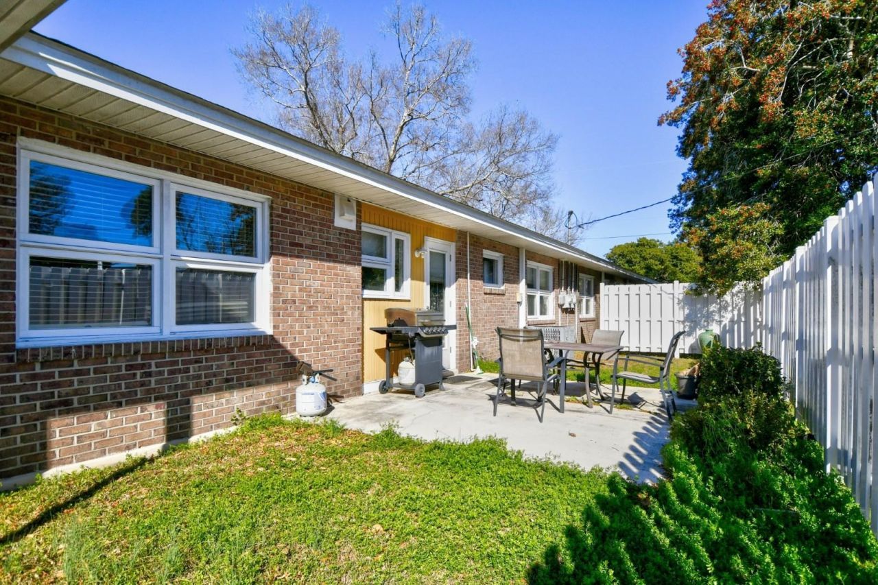 536 Redwood Ave. Photo 22