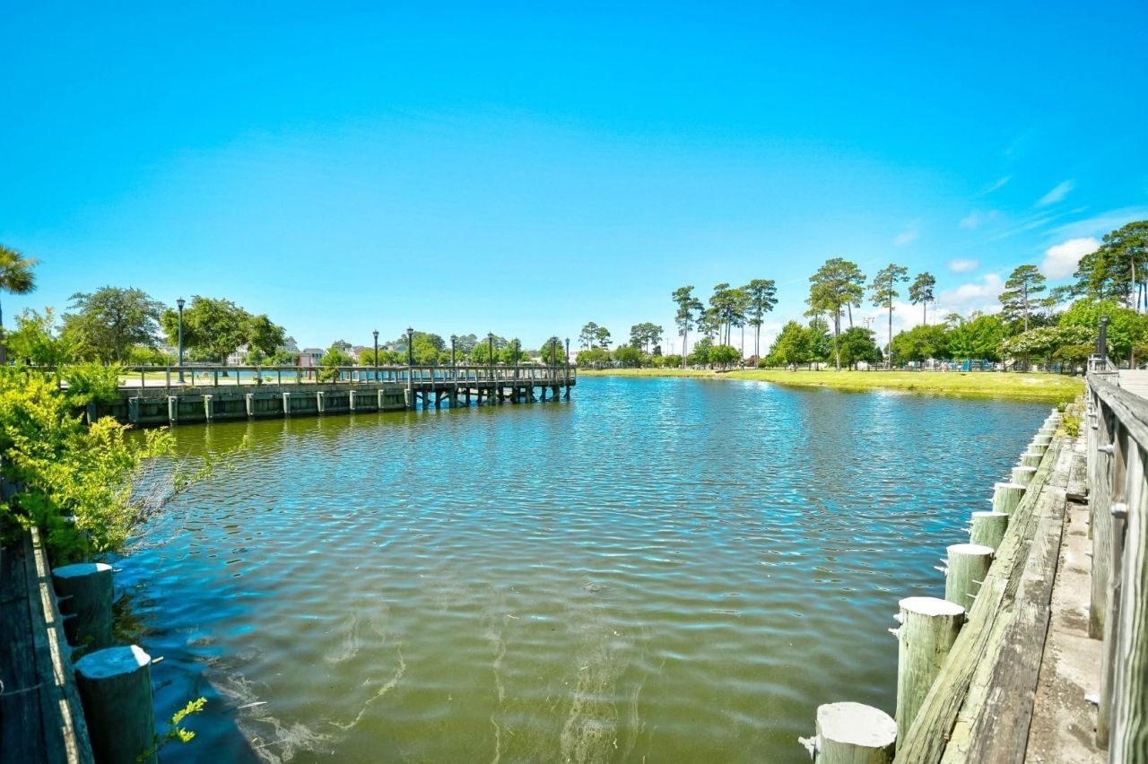 536 Redwood Ave. Photo 34