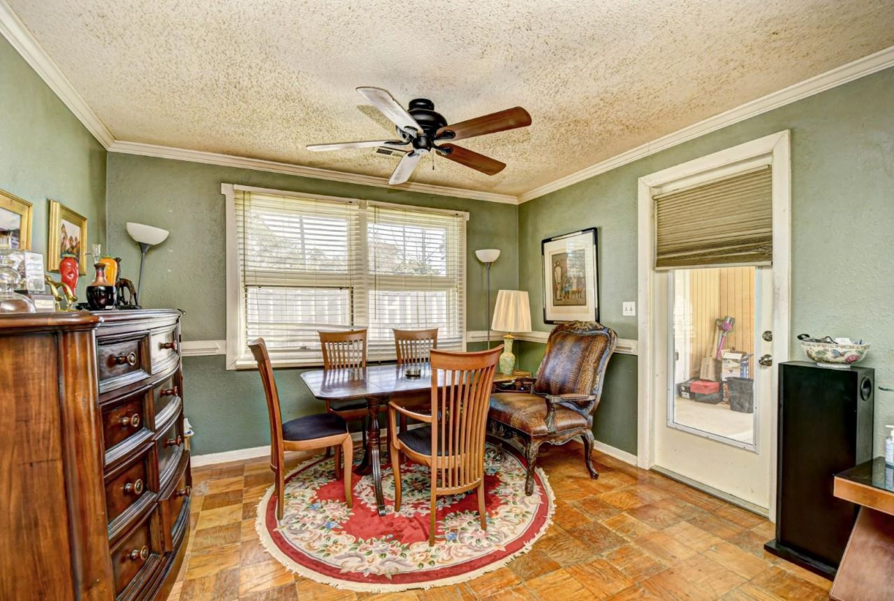 536 Redwood Ave. Photo 8