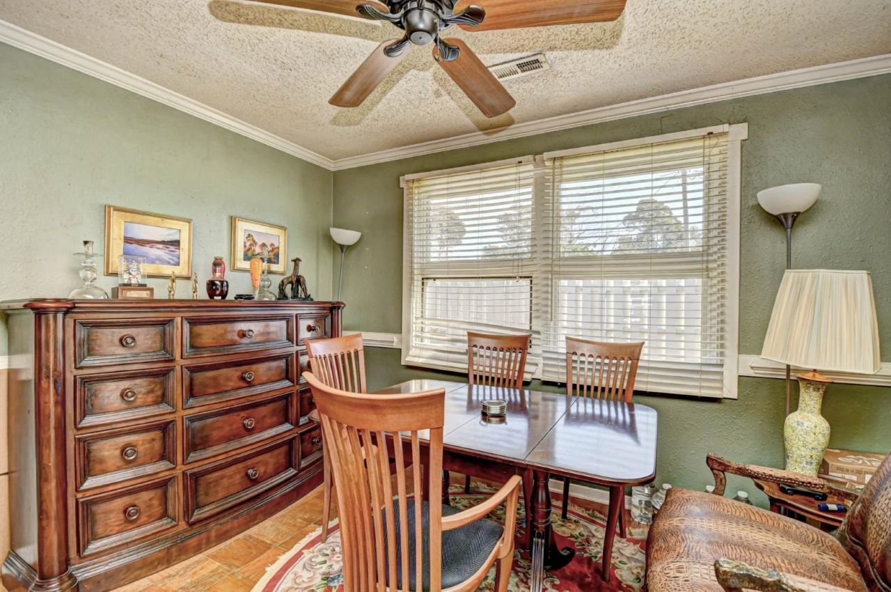 536 Redwood Ave. Photo 9