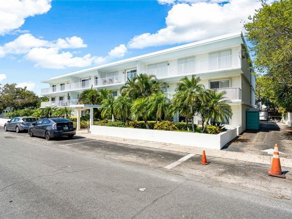 855 Dahlia Lane, Unit 306, Vero Beach, FL 32963