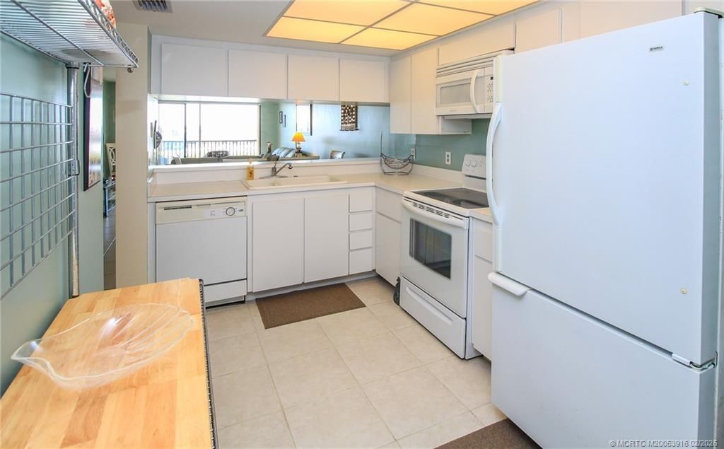 4490 NE Sandpebble Trace, Unit 105, Stuart, FL 34996 Photo