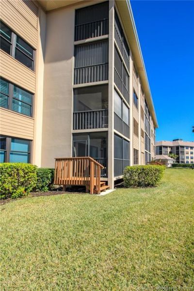 4490 NE Sandpebble Trace, Unit 105, Stuart, FL 34996 Photo