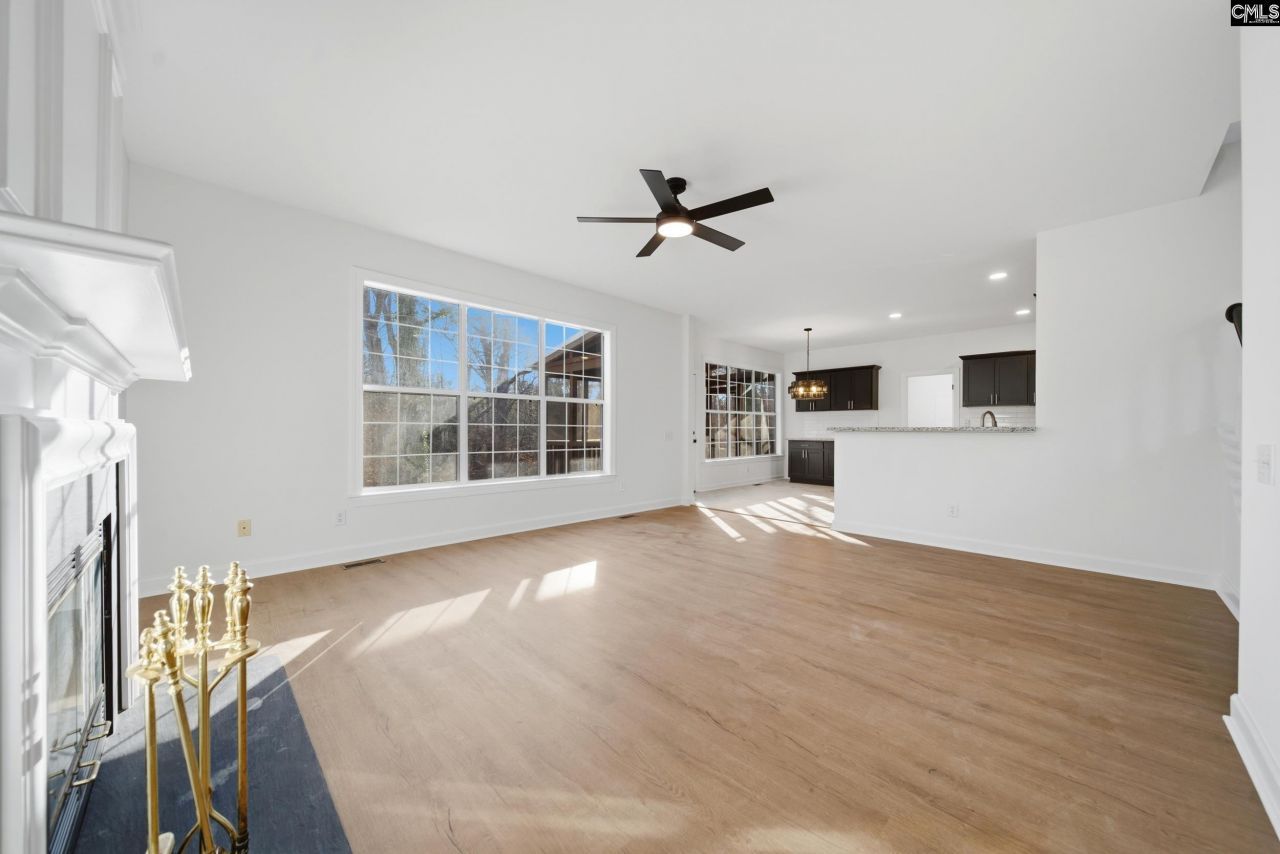 300 W Ashford Way Photo 11