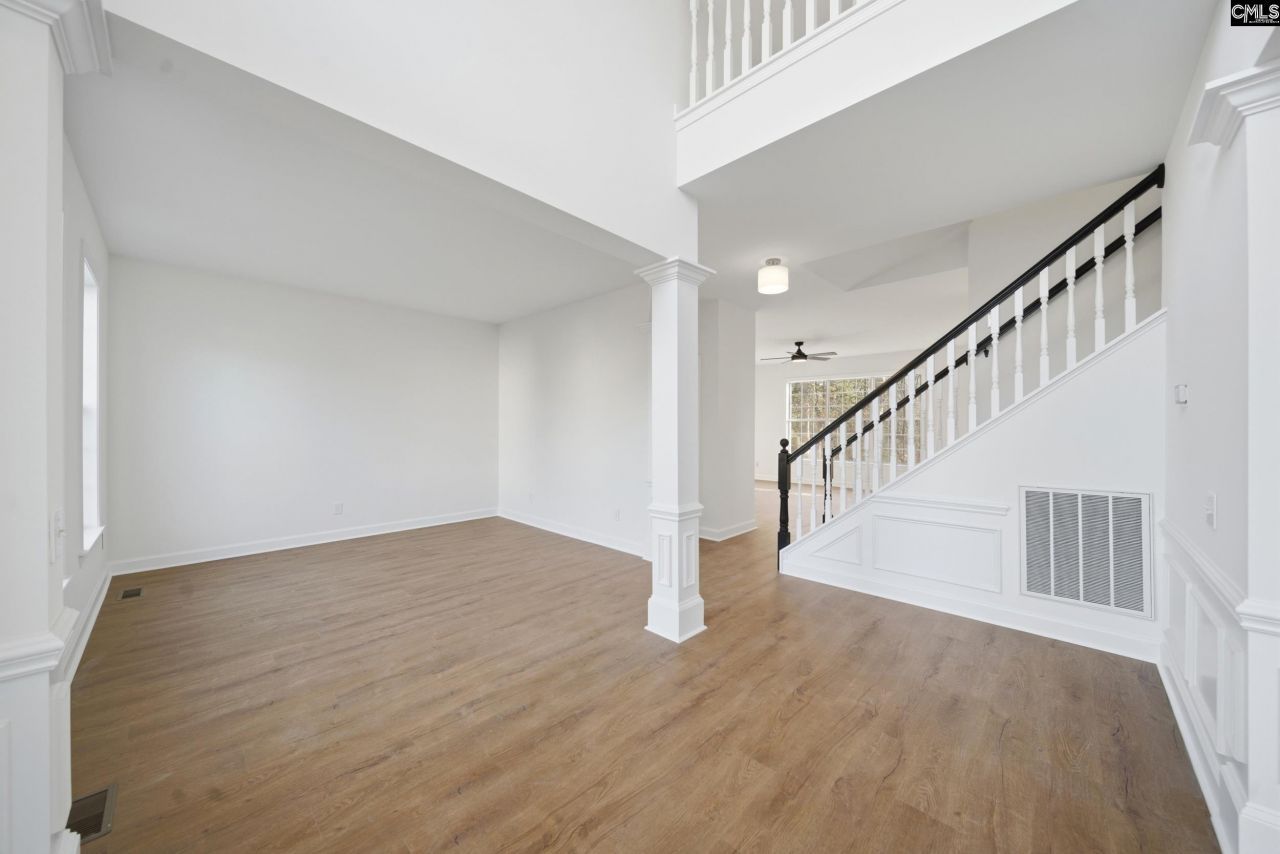 300 W Ashford Way Photo 7