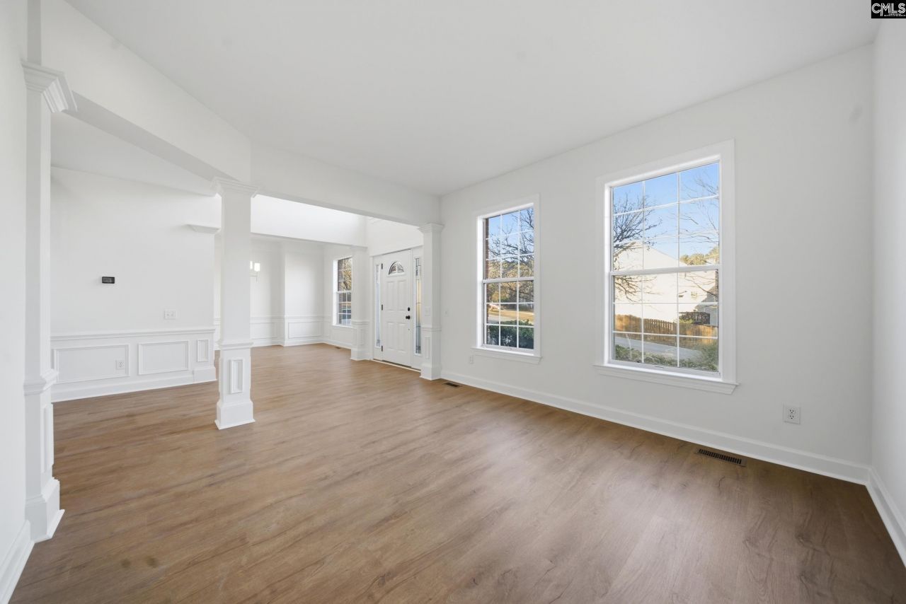 300 W Ashford Way Photo 9