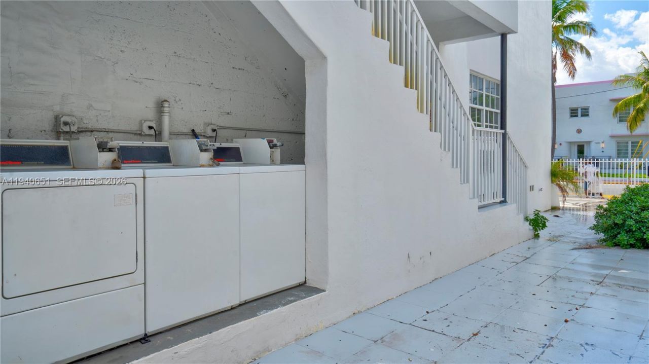 7611 Harding Ave, Unit 5, Miami Beach, FL 33141 Photo