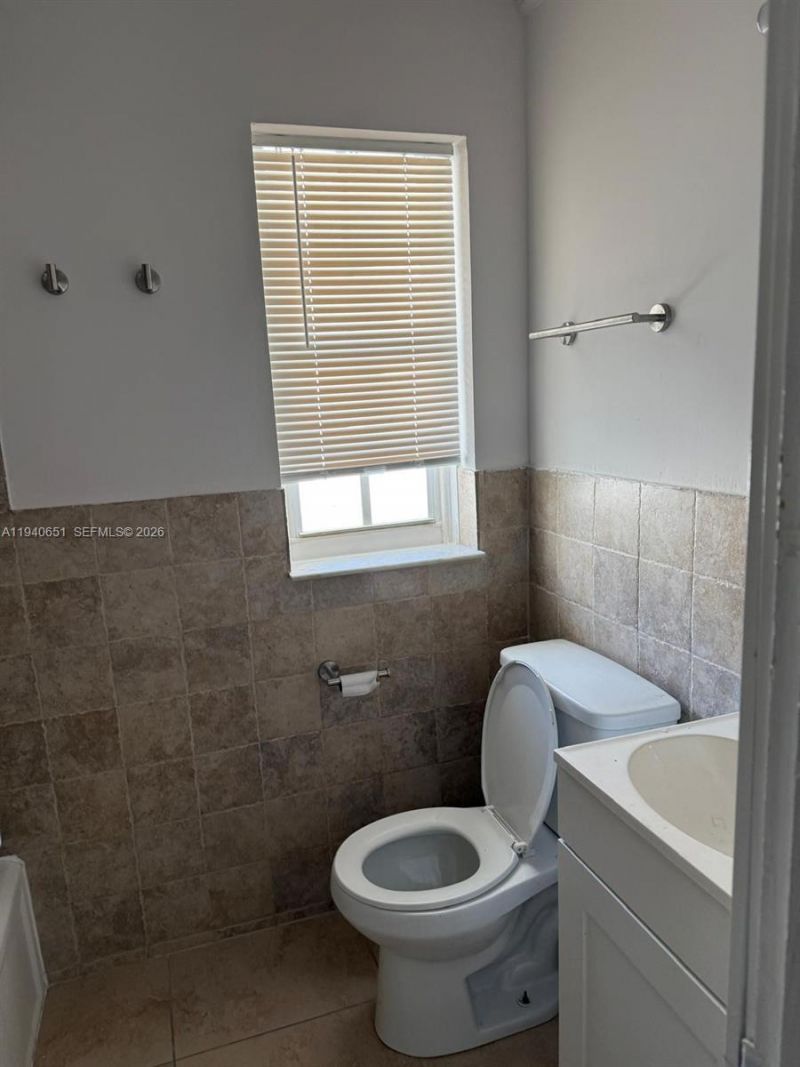 7611 Harding Ave, Unit 5, Miami Beach, FL 33141 Photo