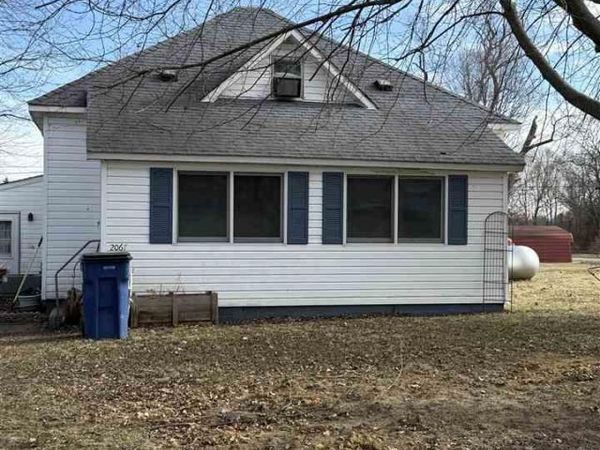 2067 S Fourth Street, Merom, IN 47861