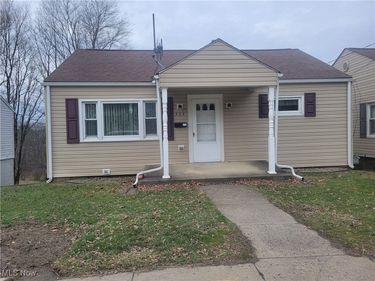 333 St Clair Avenue, Cadiz, OH 43907