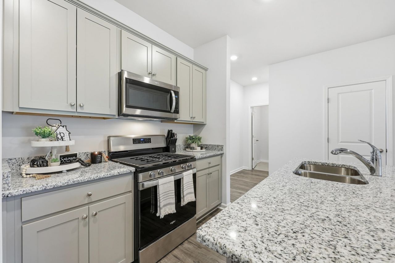 3122 Bells Lake Circle Photo 4