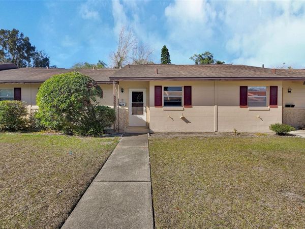 3 VILLA VILLAR COURT, Unit 30, DELAND, FL 32724