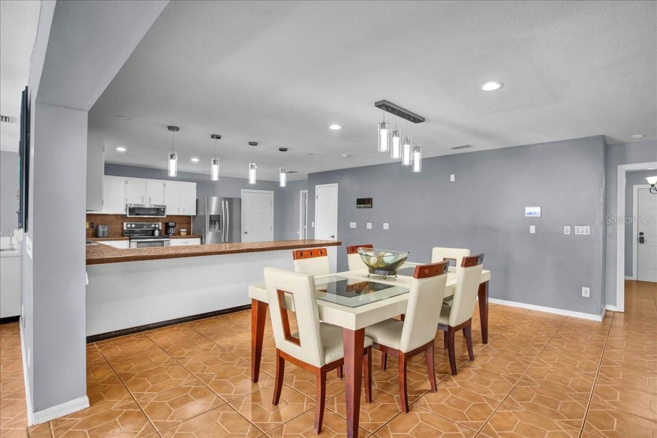 6124 Lynn Road, Tampa, FL 33625 Photo