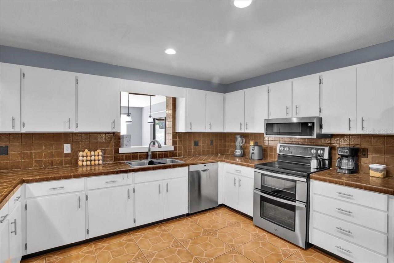 6124 Lynn Road, Tampa, FL 33625 Photo