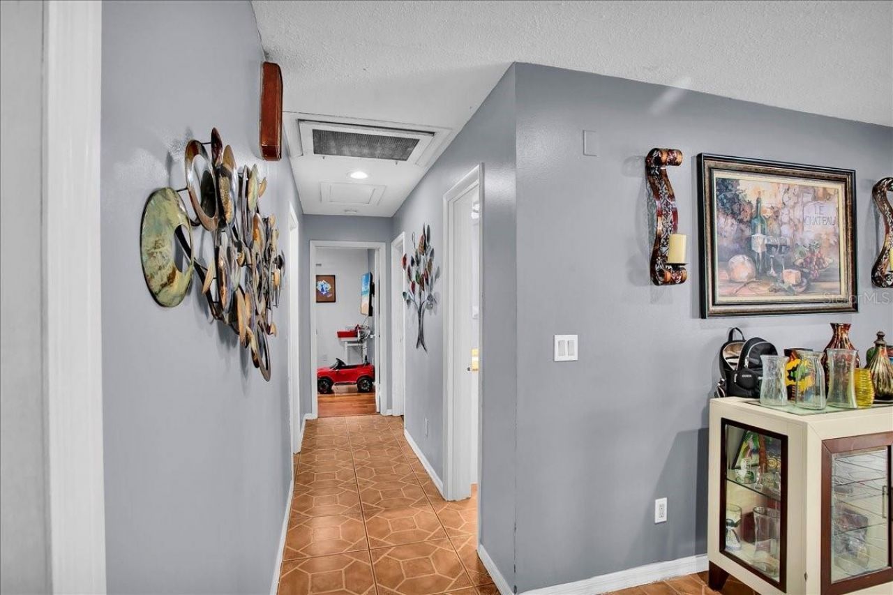 6124 Lynn Road, Tampa, FL 33625 Photo