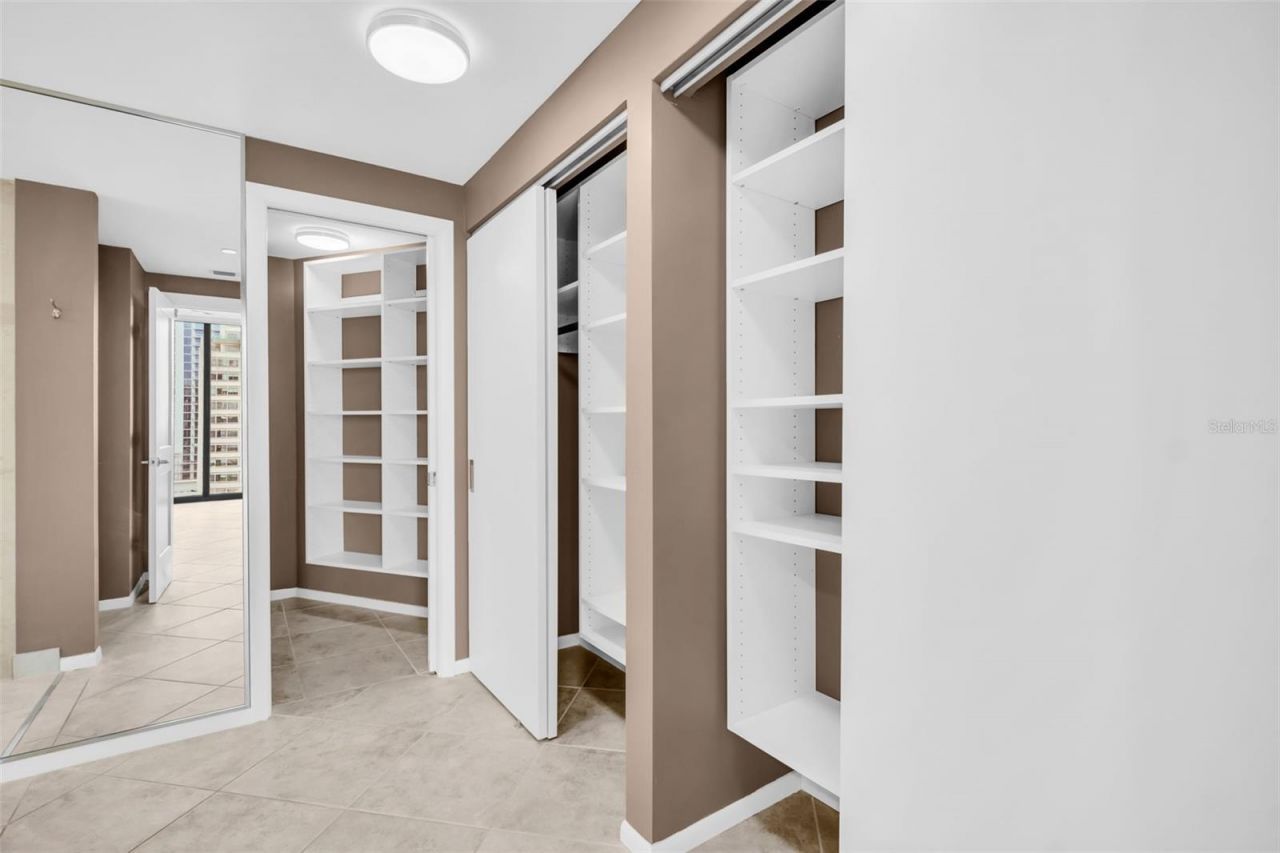 1 Beach Drive Se, Unit 1910, Saint Petersburg, FL 33701 Photo