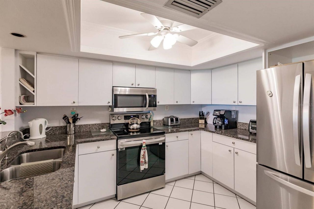 1125 W Peppertree Drive, Unit 501, Sarasota, FL 34242 Photo