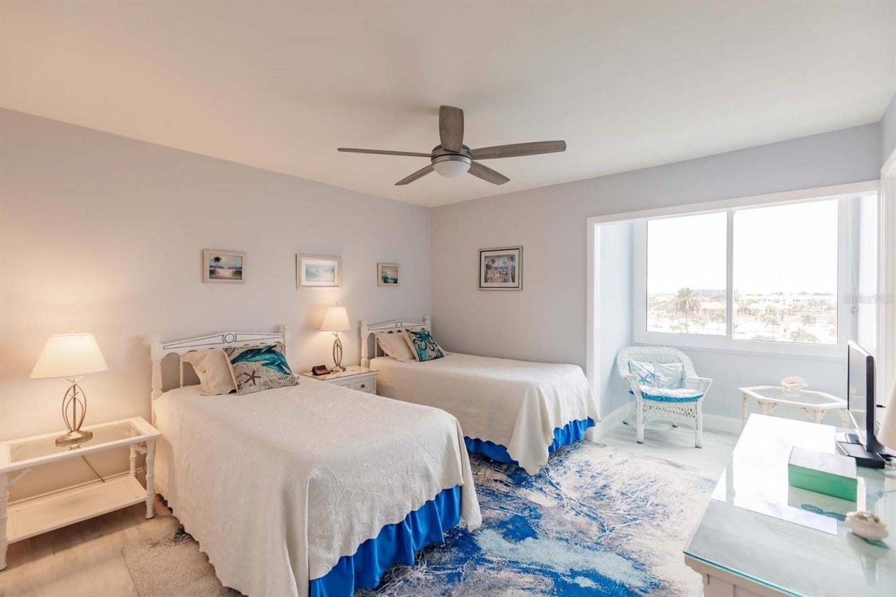 1125 W Peppertree Drive, Unit 501, Sarasota, FL 34242 Photo